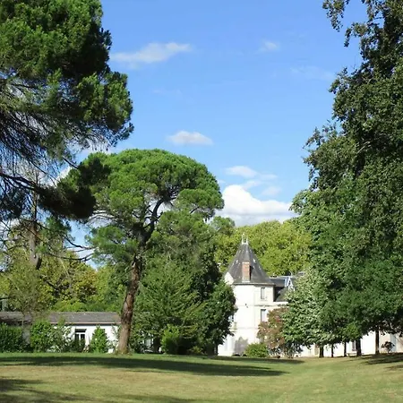 Chateau De Morin 4*